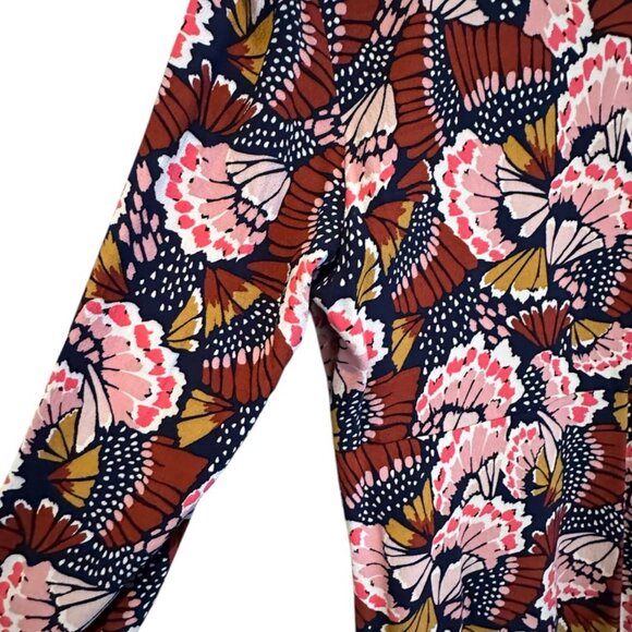 Boden v-neck butterfly wing petal print Size M - Picture 3 of 7